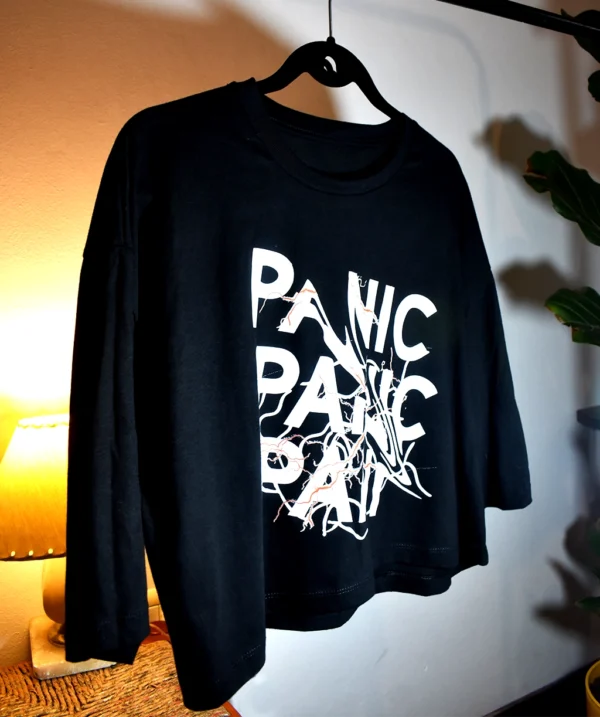 Remera crop top «Panic» - Imagen 3
