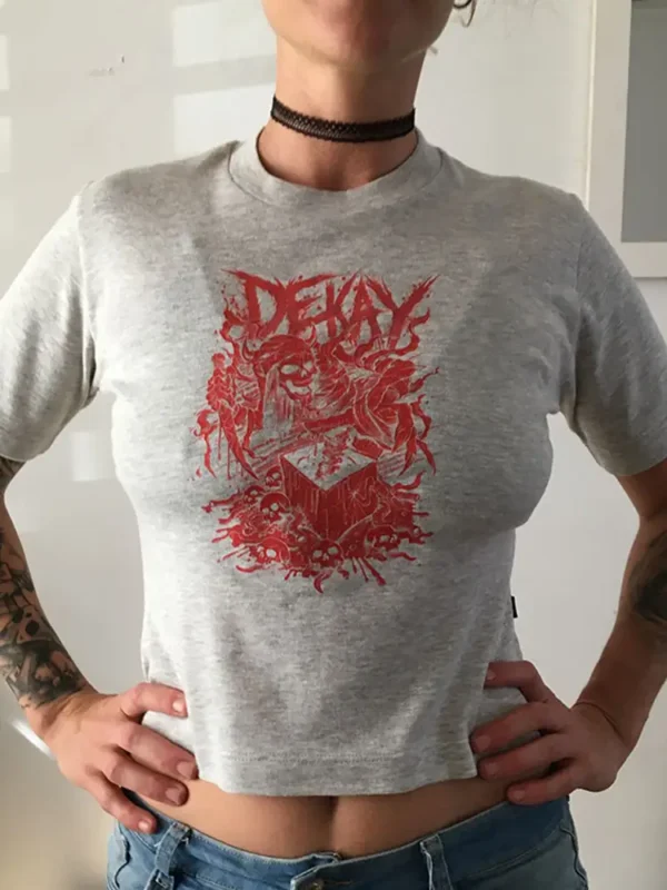 remera gris crop top calavera